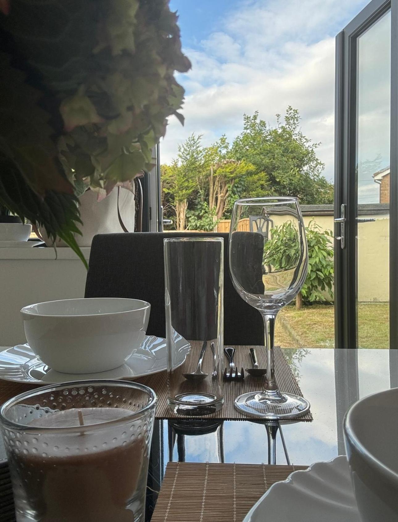 Superb Cozy House In Warrington Villa ภายนอก รูปภาพ