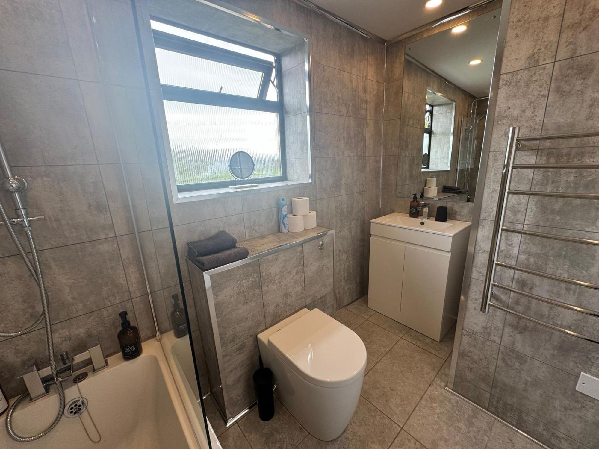 Superb Cozy House In Warrington Villa ภายนอก รูปภาพ